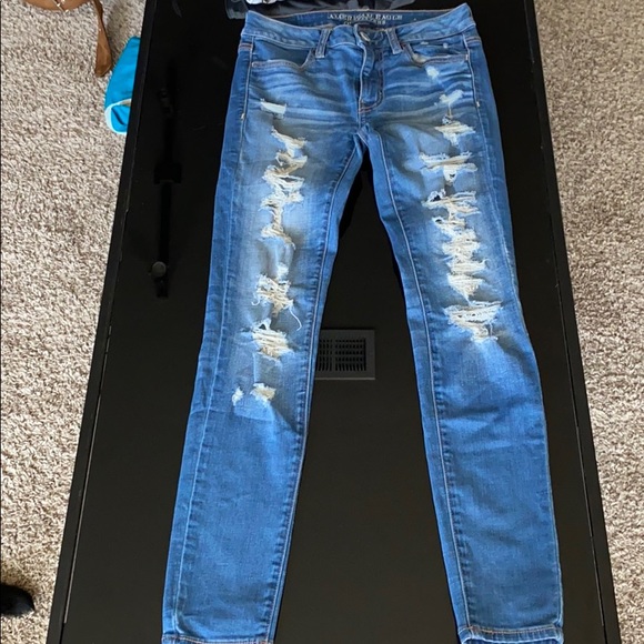 American Eagle distressed Jeans - Picture 2 of 5